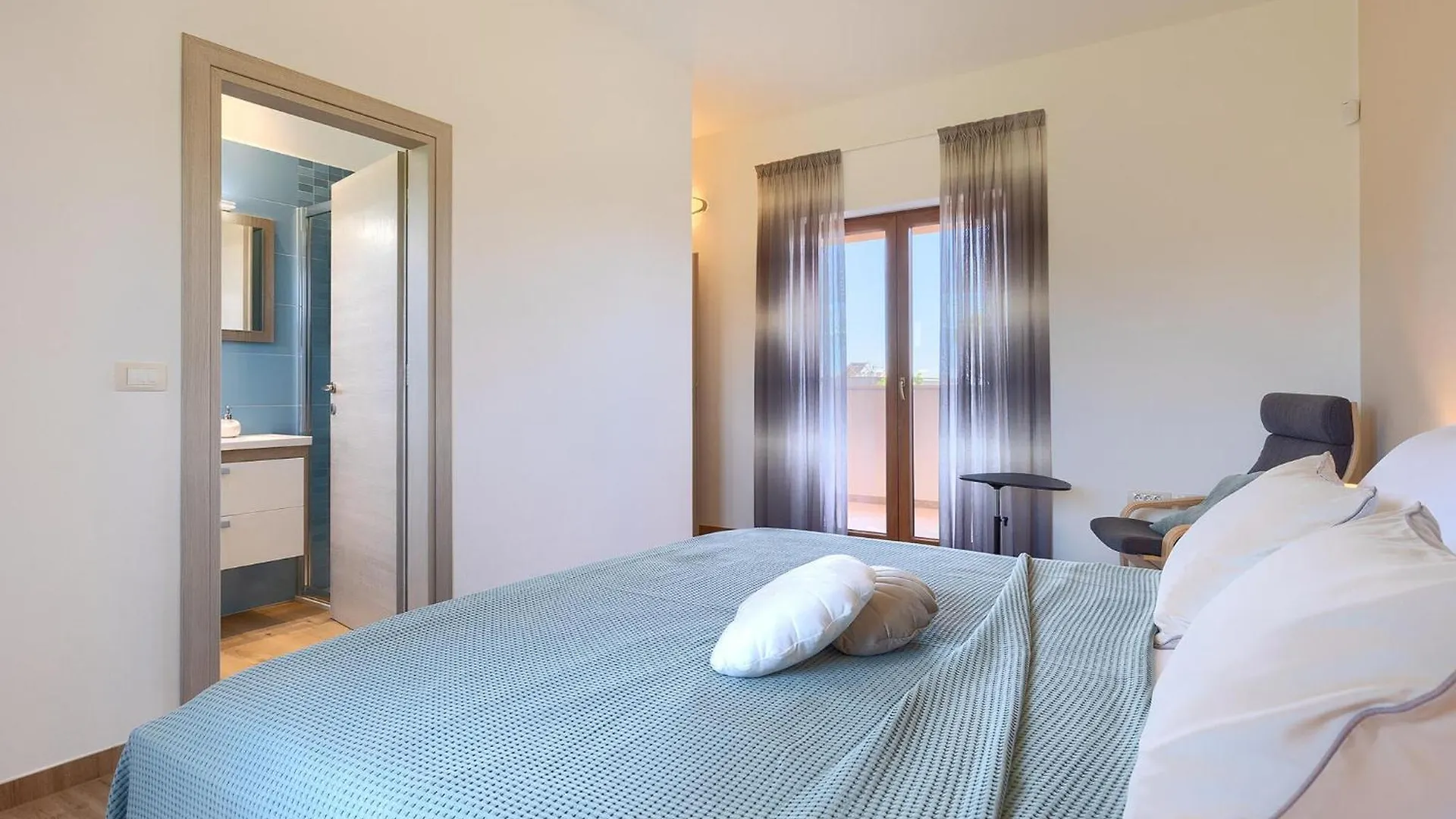 Villa Aurora Pula 0*,